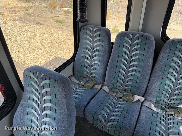 image for item EW1157 2007 TURT E350 shuttle bus