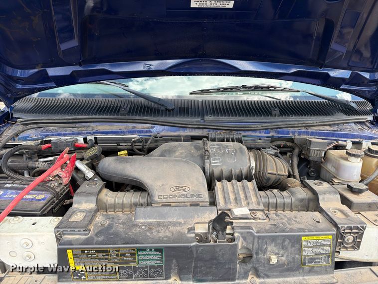 image for item EW1157 2007 TURT E350 shuttle bus