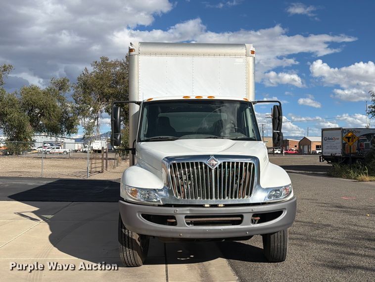 image for item EW1160 2003 International 4300 box truck