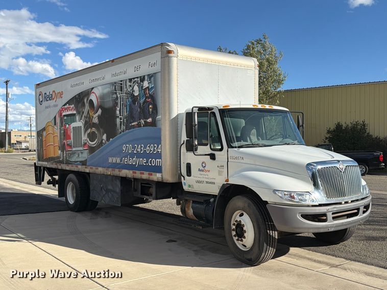 image for item EW1160 2003 International 4300 box truck