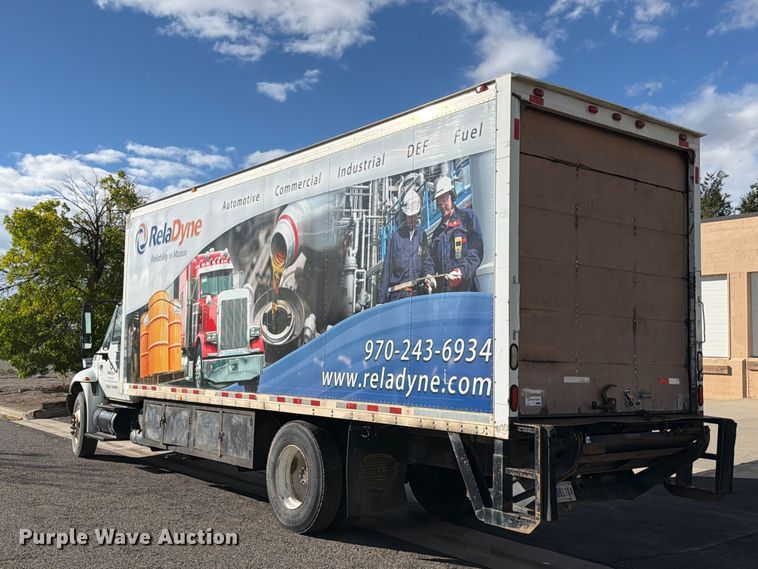 image for item EW1160 2003 International 4300 box truck