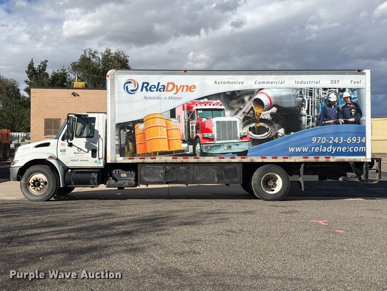 image for item EW1160 2003 International 4300 box truck