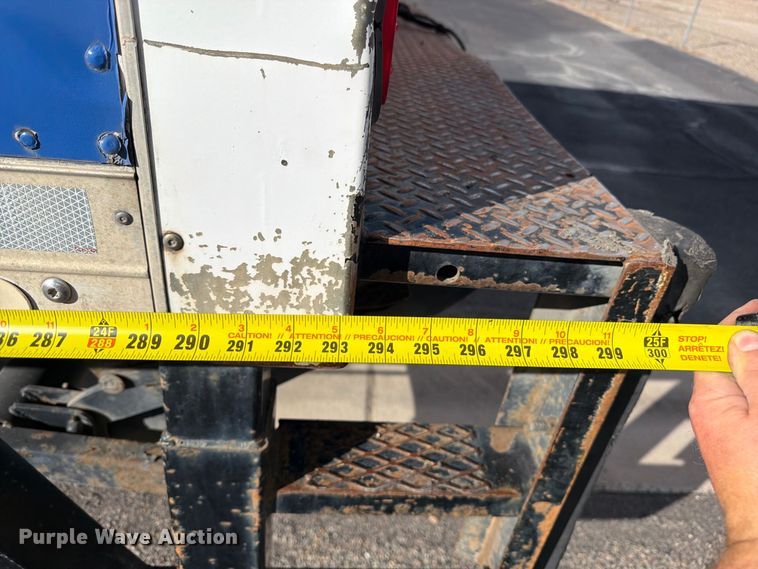 image for item EW1160 2003 International 4300 box truck