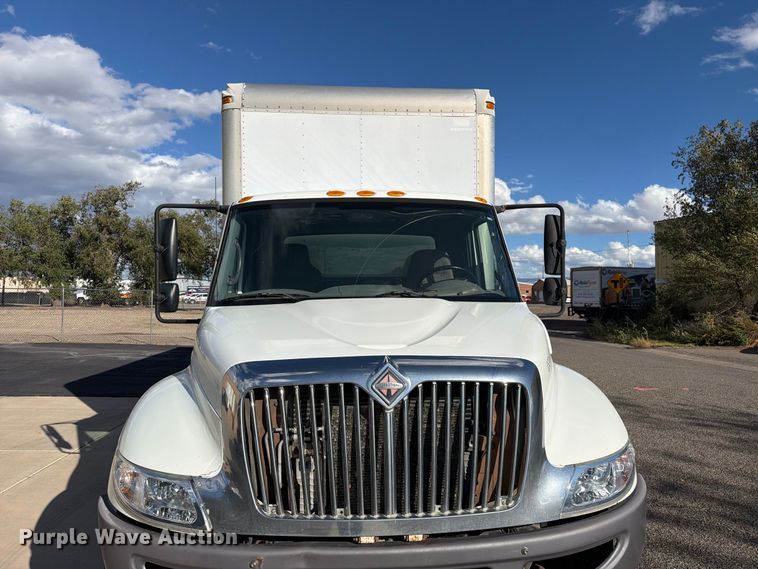 image for item EW1160 2003 International 4300 box truck