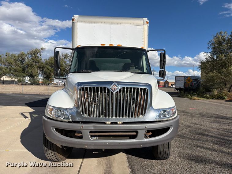 image for item EW1160 2003 International 4300 box truck