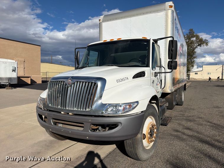 image for item EW1160 2003 International 4300 box truck