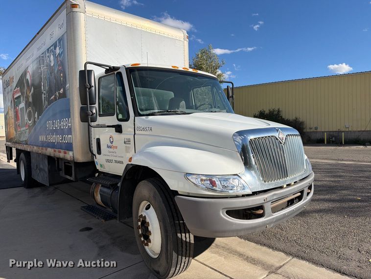 image for item EW1160 2003 International 4300 box truck