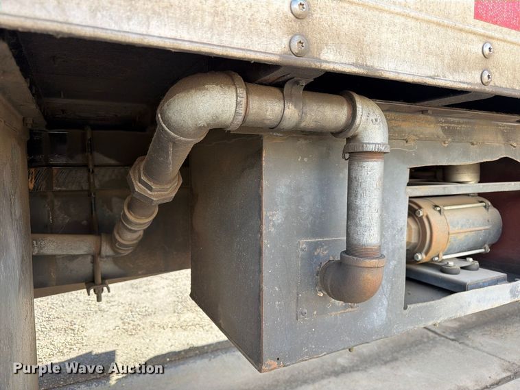 image for item EW1160 2003 International 4300 box truck