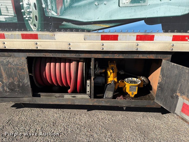 image for item EW1160 2003 International 4300 box truck
