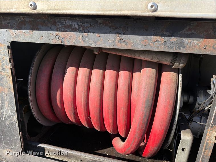 image for item EW1160 2003 International 4300 box truck