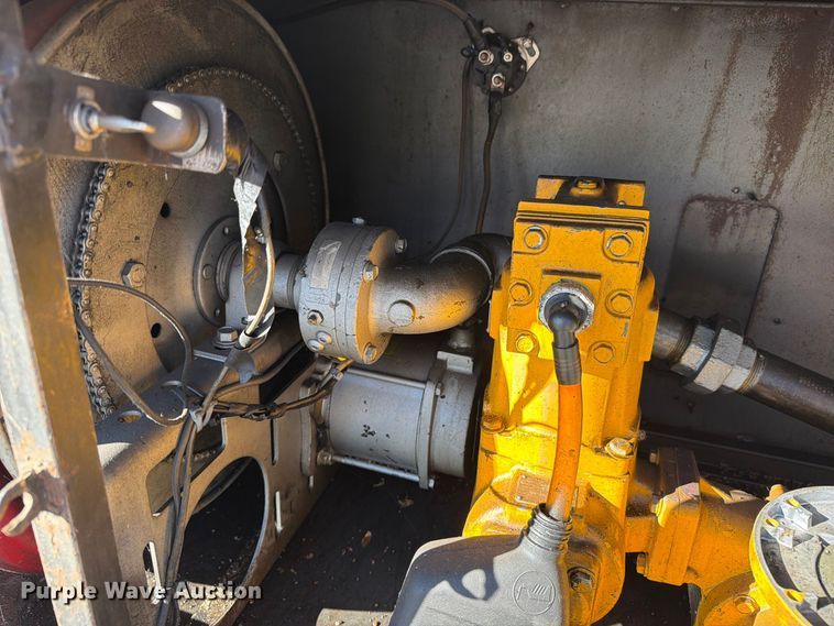 image for item EW1160 2003 International 4300 box truck