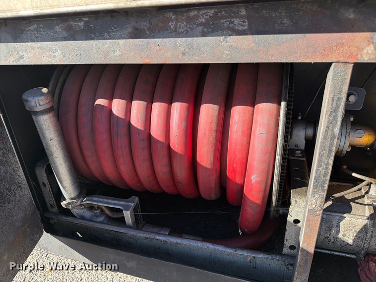 image for item EW1160 2003 International 4300 box truck