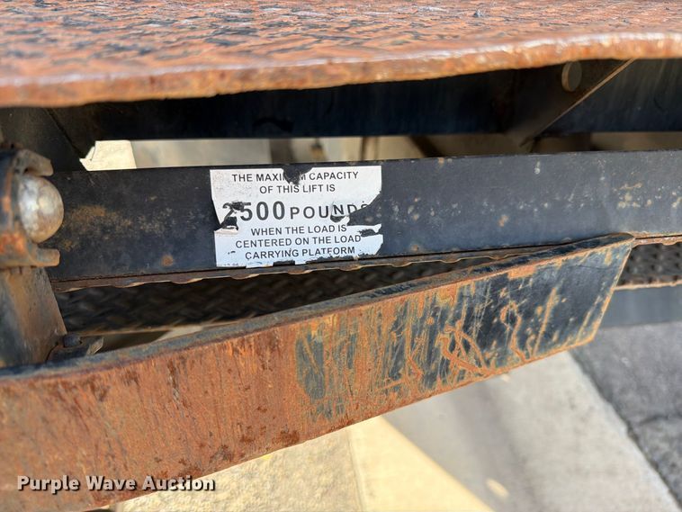 image for item EW1160 2003 International 4300 box truck