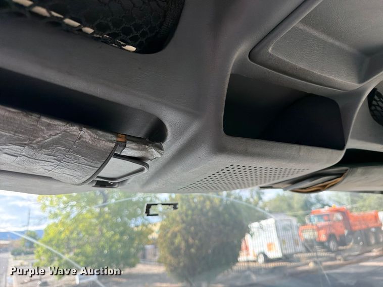 image for item EW1160 2003 International 4300 box truck