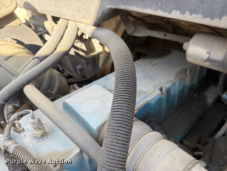 image for item EW1160 2003 International 4300 box truck