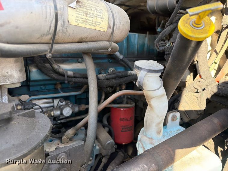 image for item EW1160 2003 International 4300 box truck