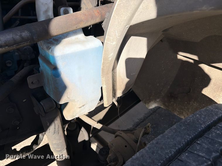 image for item EW1160 2003 International 4300 box truck