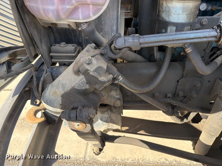 image for item EW1160 2003 International 4300 box truck