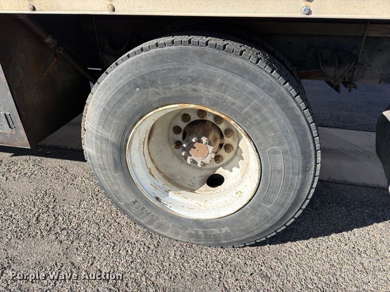 image for item EW1160 2003 International 4300 box truck