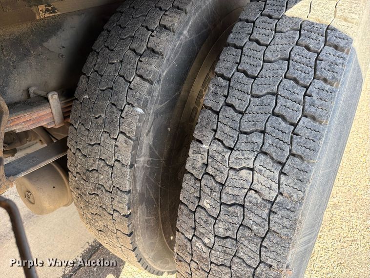 image for item EW1160 2003 International 4300 box truck