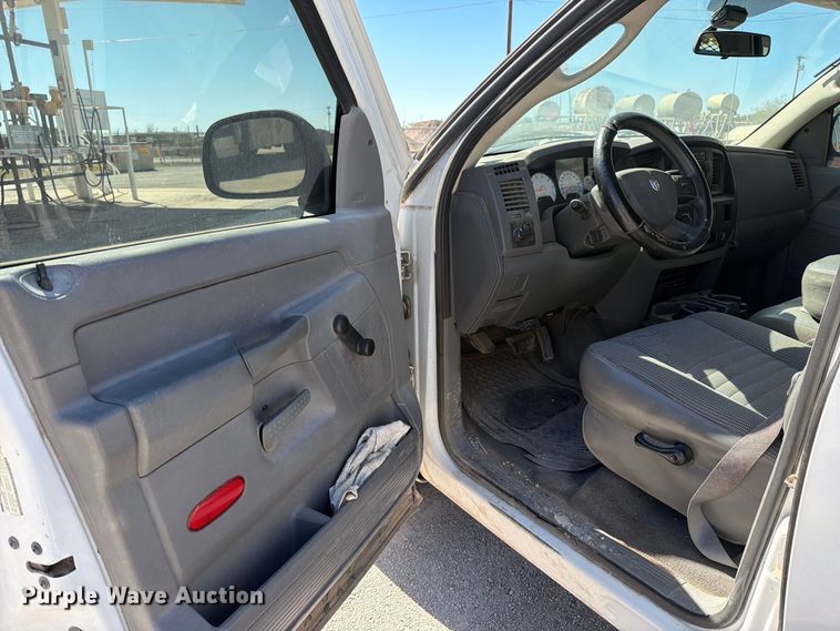 image for item EW1176 2006 Dodge Ram 2500 Ext. Cab pickup truck