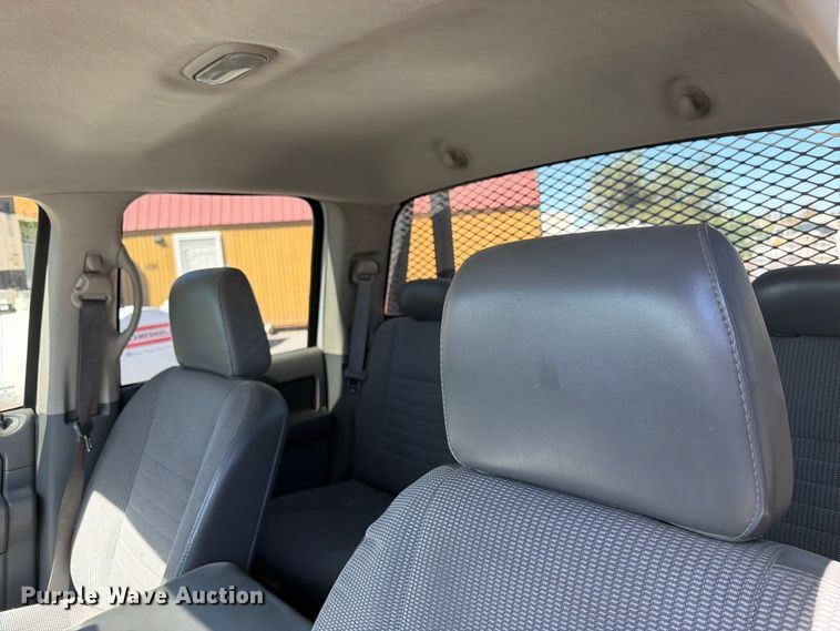 image for item EW1176 2006 Dodge Ram 2500 Ext. Cab pickup truck