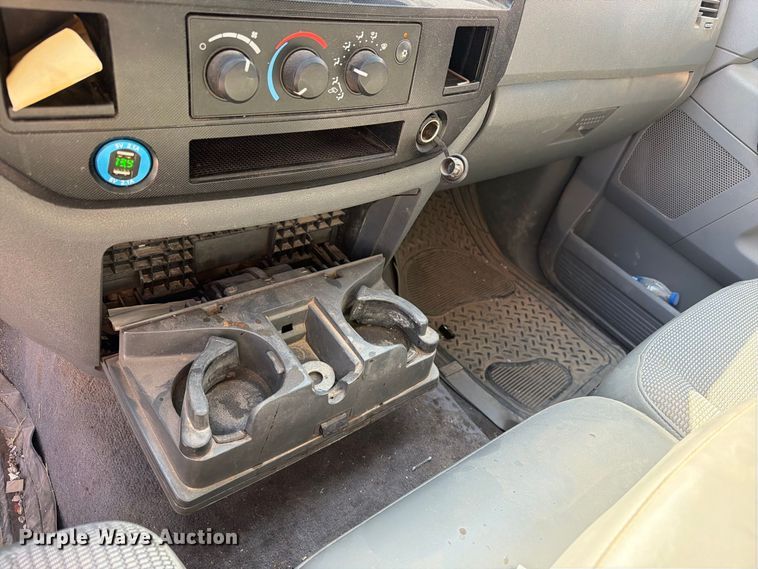 image for item EW1176 2006 Dodge Ram 2500 Ext. Cab pickup truck