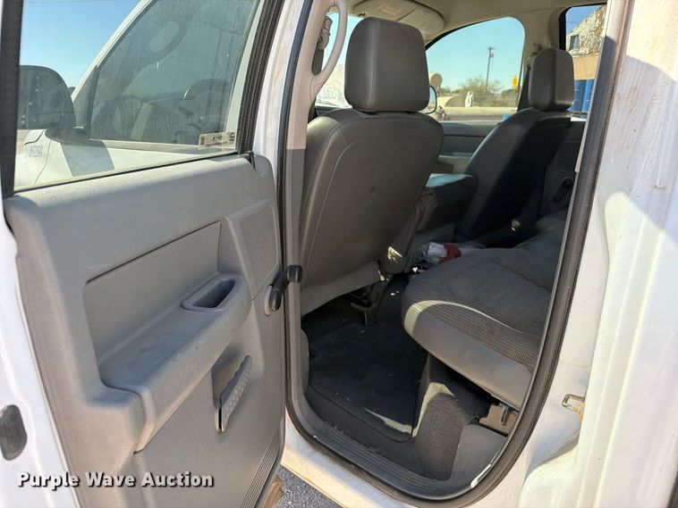 image for item EW1176 2006 Dodge Ram 2500 Ext. Cab pickup truck