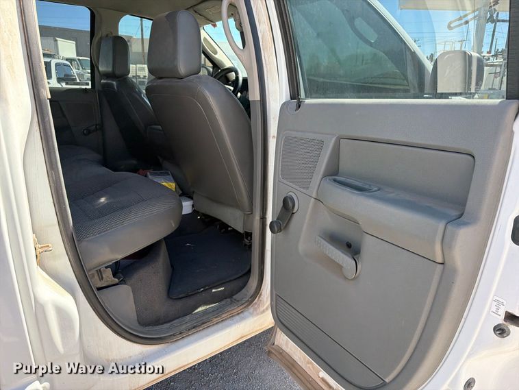 image for item EW1176 2006 Dodge Ram 2500 Ext. Cab pickup truck