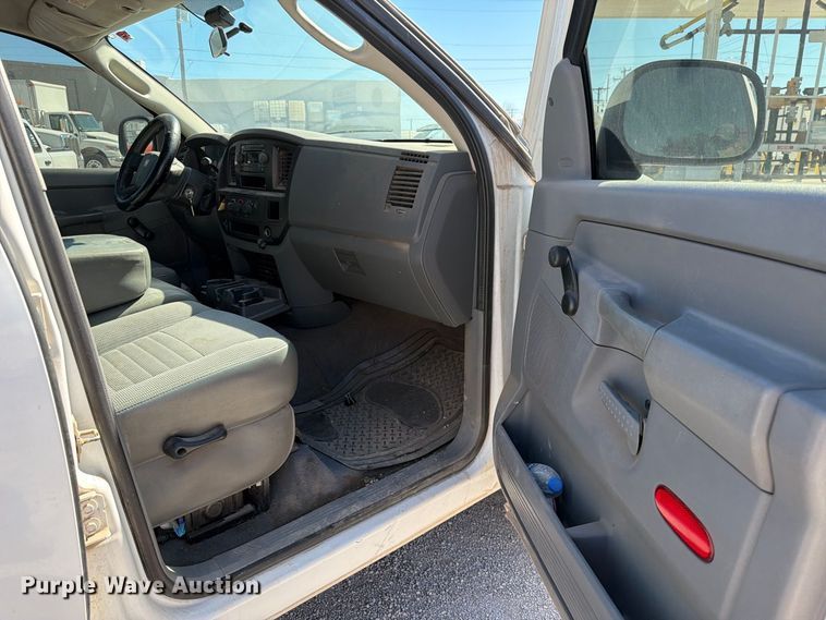 image for item EW1176 2006 Dodge Ram 2500 Ext. Cab pickup truck
