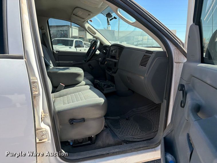 image for item EW1176 2006 Dodge Ram 2500 Ext. Cab pickup truck