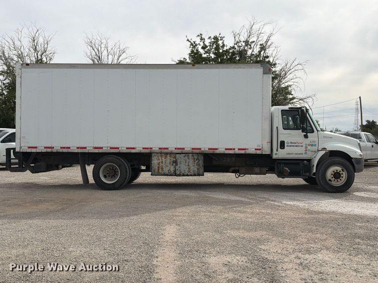 image for item EW1179 2005 International 4300 box truck