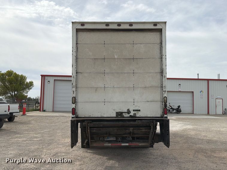 image for item EW1179 2005 International 4300 box truck