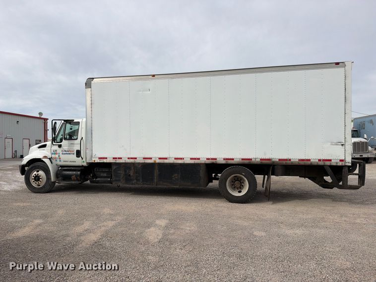image for item EW1179 2005 International 4300 box truck