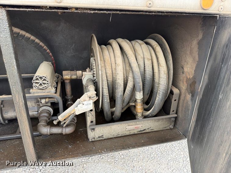 image for item EW1179 2005 International 4300 box truck
