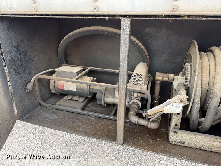 image for item EW1179 2005 International 4300 box truck