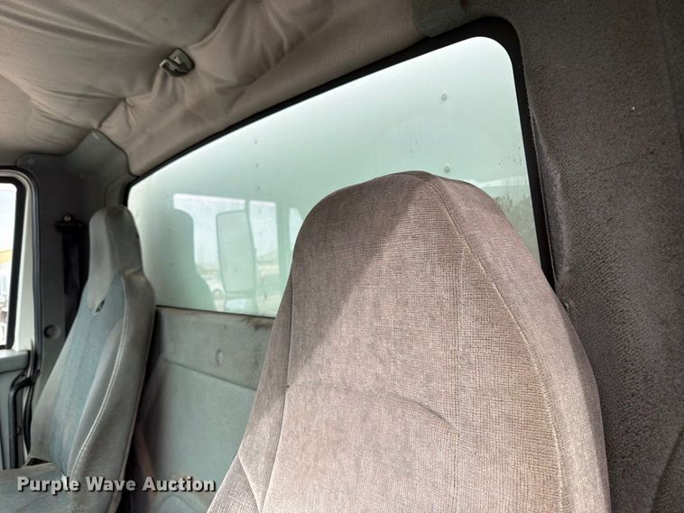 image for item EW1179 2005 International 4300 box truck