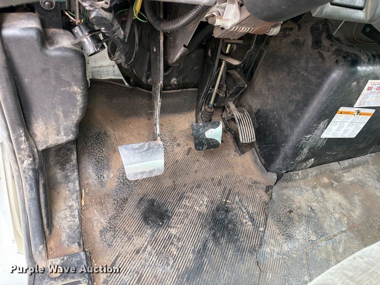 image for item EW1179 2005 International 4300 box truck