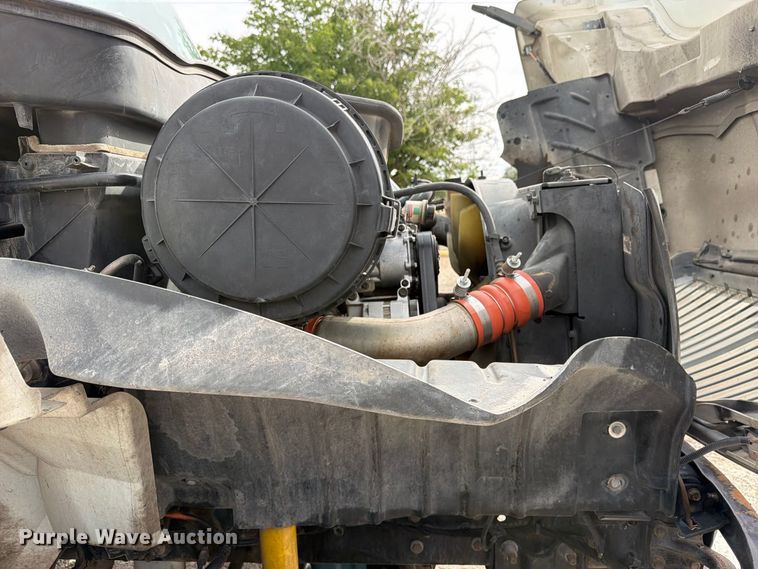 image for item EW1179 2005 International 4300 box truck