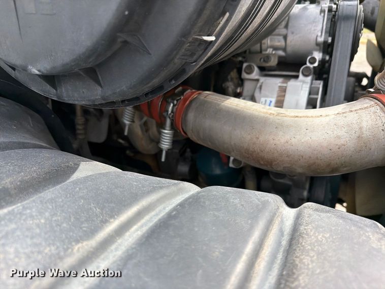image for item EW1179 2005 International 4300 box truck