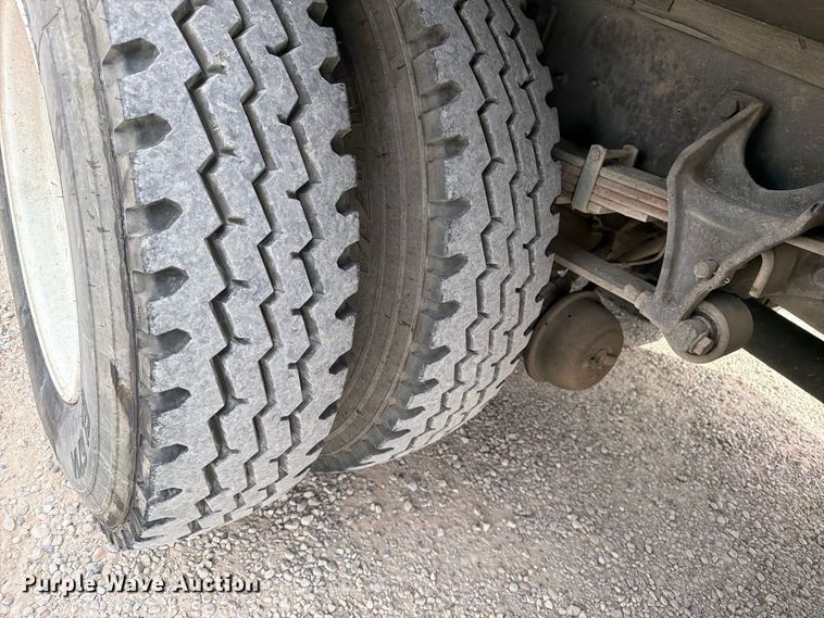 image for item EW1179 2005 International 4300 box truck