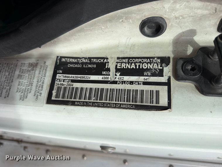 image for item EW1179 2005 International 4300 box truck