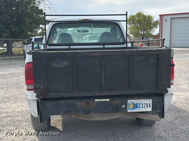 image for item EW1180 2004 Ford F250 Super Duty pickup truck