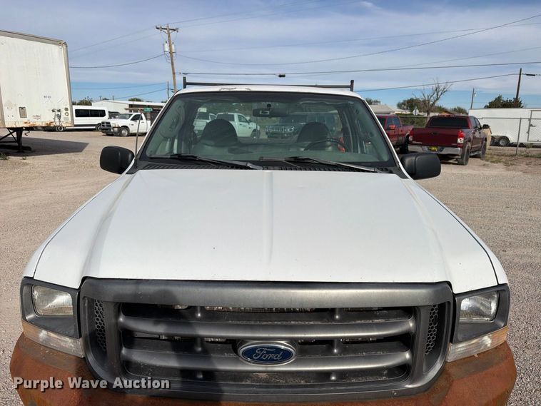 image for item EW1180 2004 Ford F250 Super Duty pickup truck