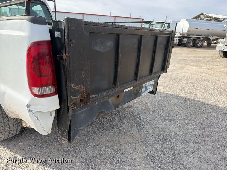 image for item EW1180 2004 Ford F250 Super Duty pickup truck