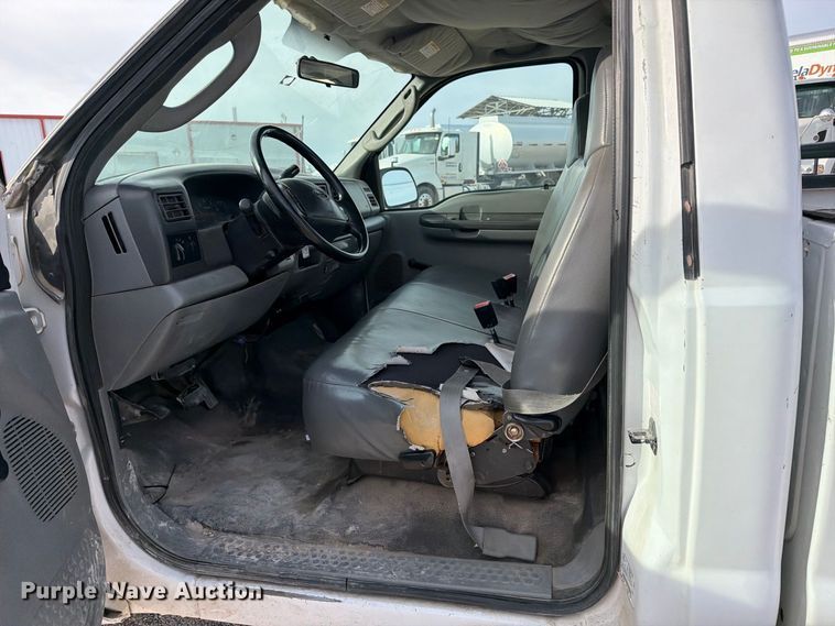 image for item EW1180 2004 Ford F250 Super Duty pickup truck
