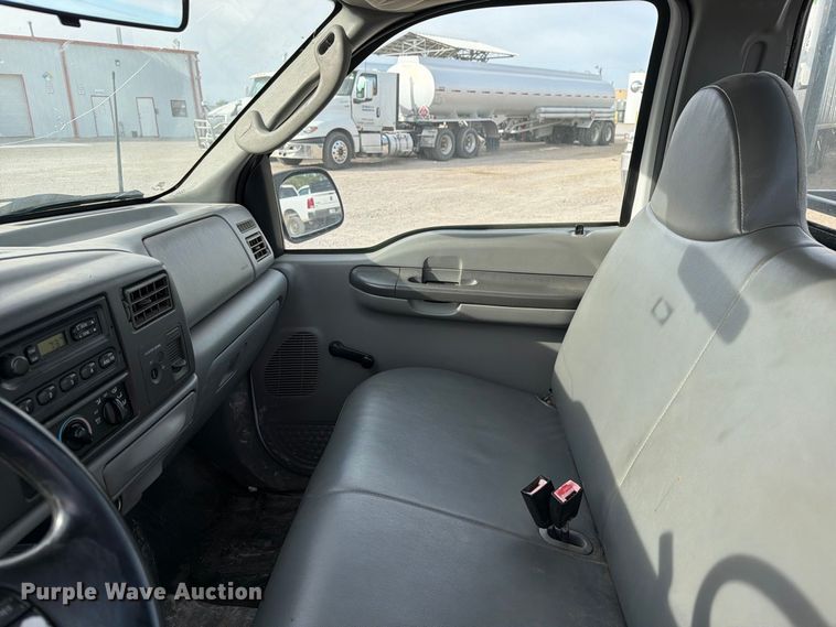 image for item EW1180 2004 Ford F250 Super Duty pickup truck