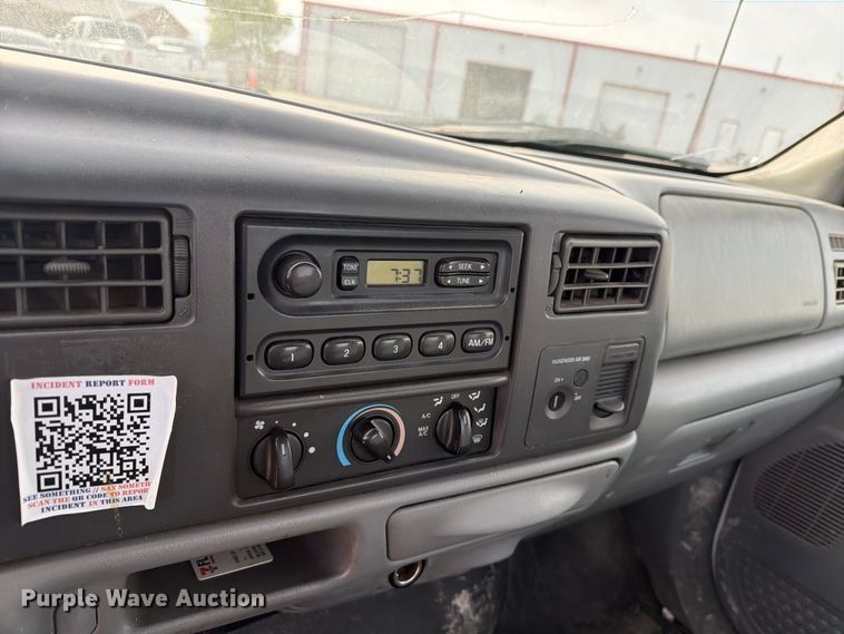 image for item EW1180 2004 Ford F250 Super Duty pickup truck