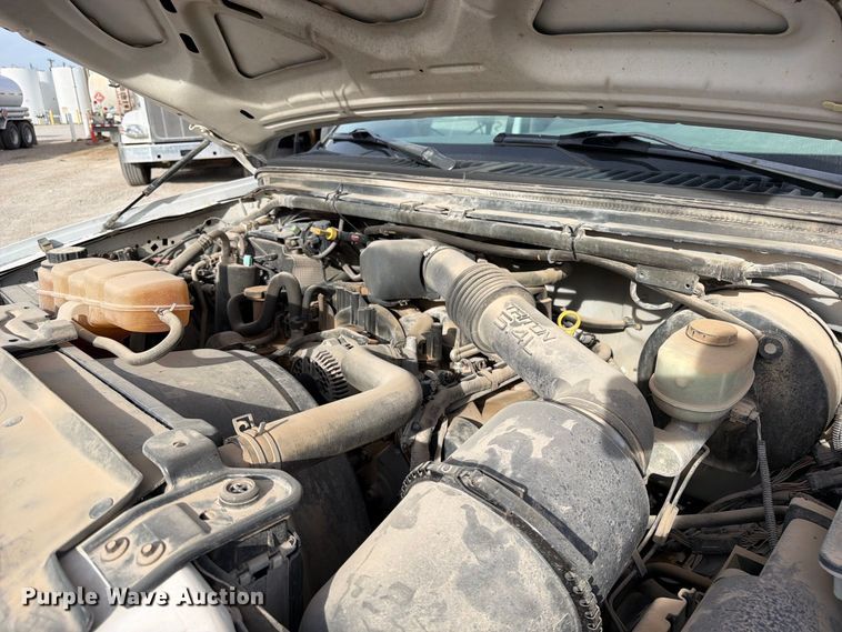 image for item EW1180 2004 Ford F250 Super Duty pickup truck