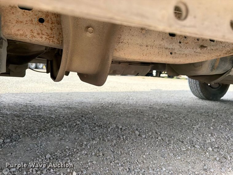 image for item EW1180 2004 Ford F250 Super Duty pickup truck
